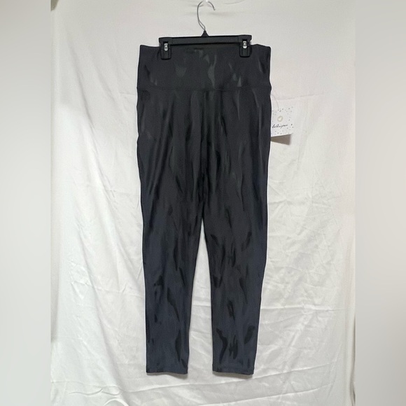 NEW Whisper Motion High Waist Yoga Leggings Camo Activewear Workout Gym Train - Picture 4 of 10